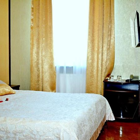 Hotel Argo à Lviv Extérieur photo