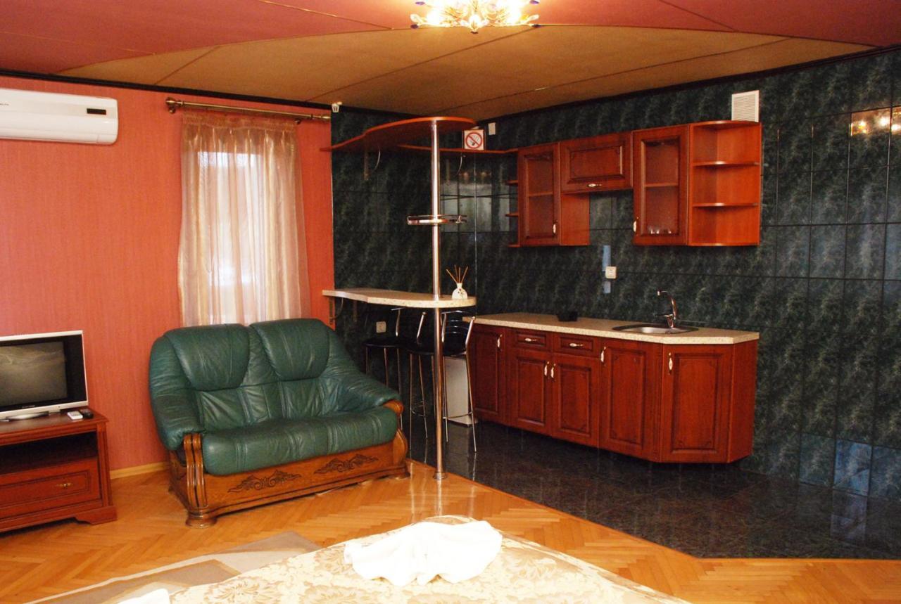 Hotel Argo à Lviv Extérieur photo