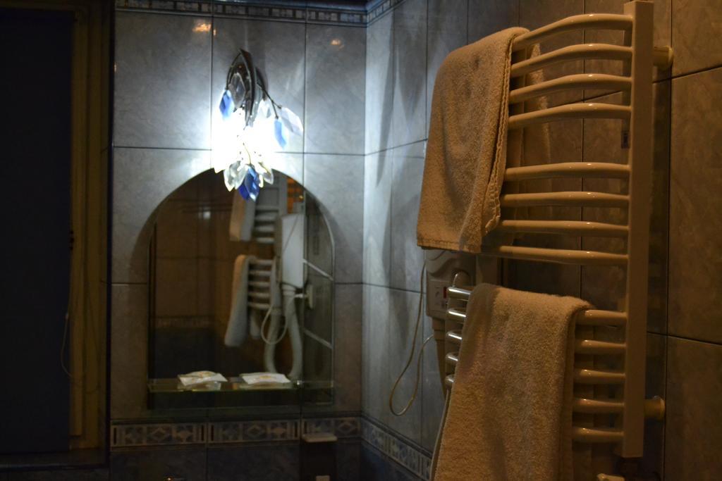 Hotel Argo à Lviv Extérieur photo