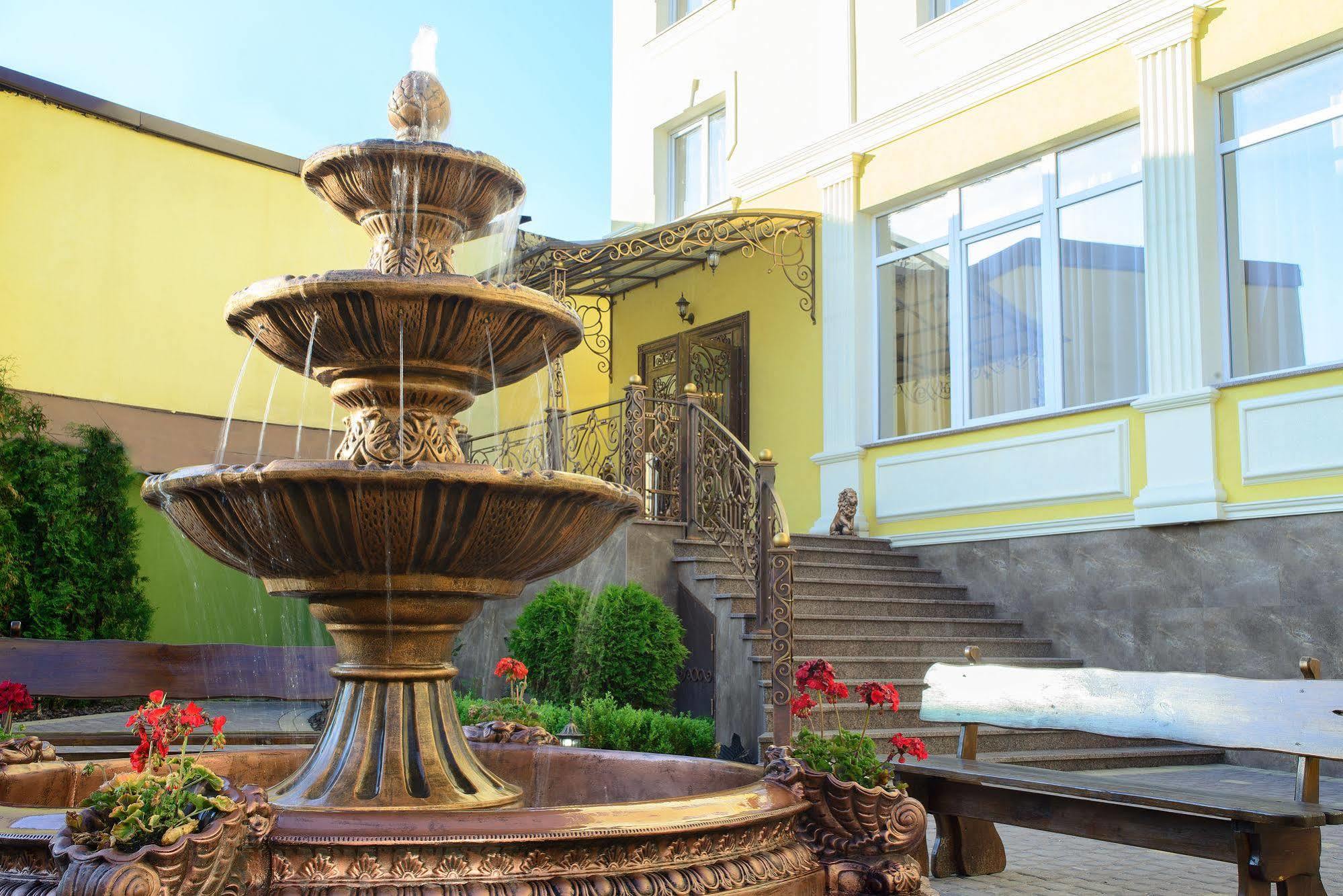 Hotel Argo à Lviv Extérieur photo