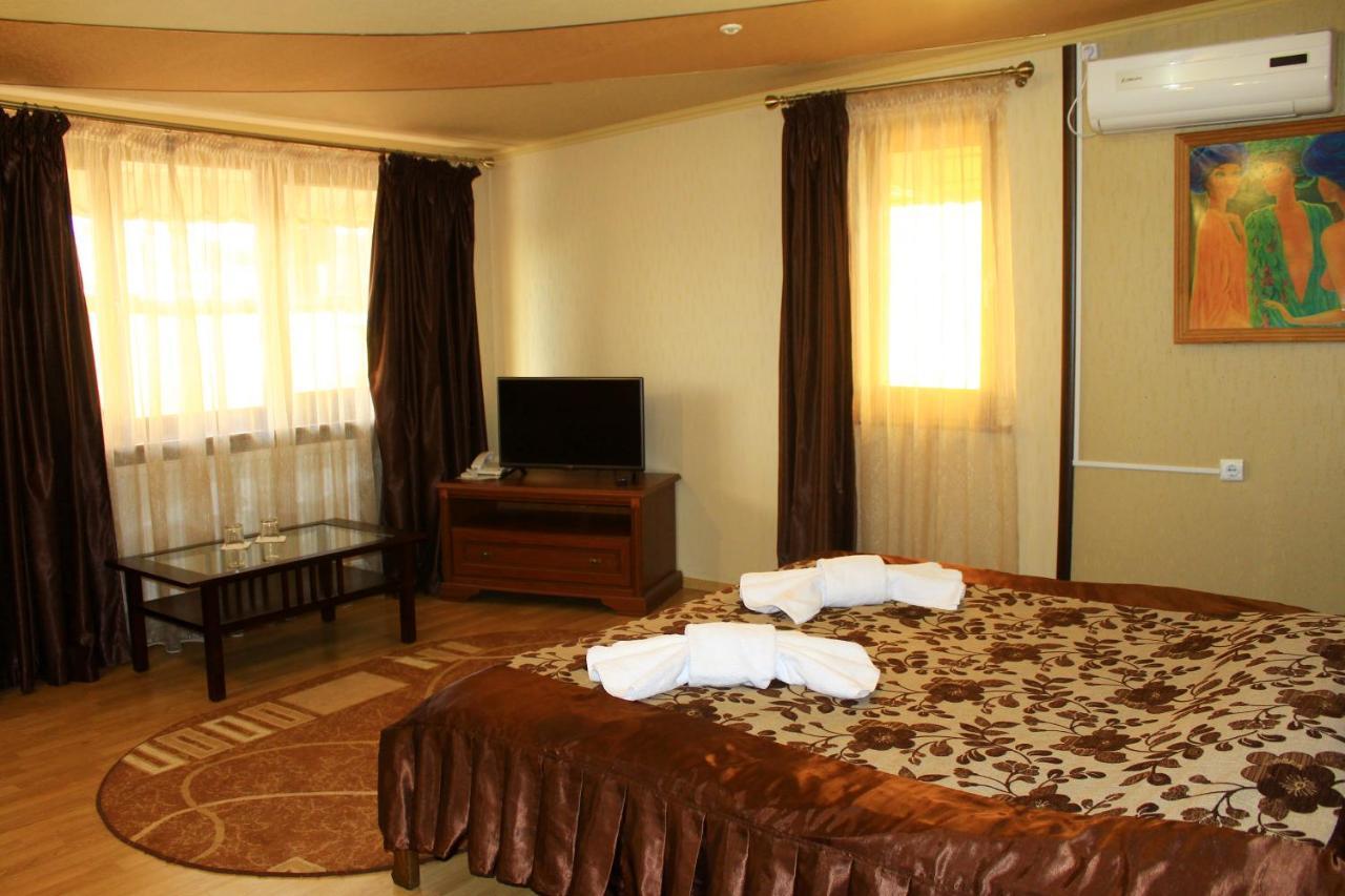 Hotel Argo à Lviv Extérieur photo