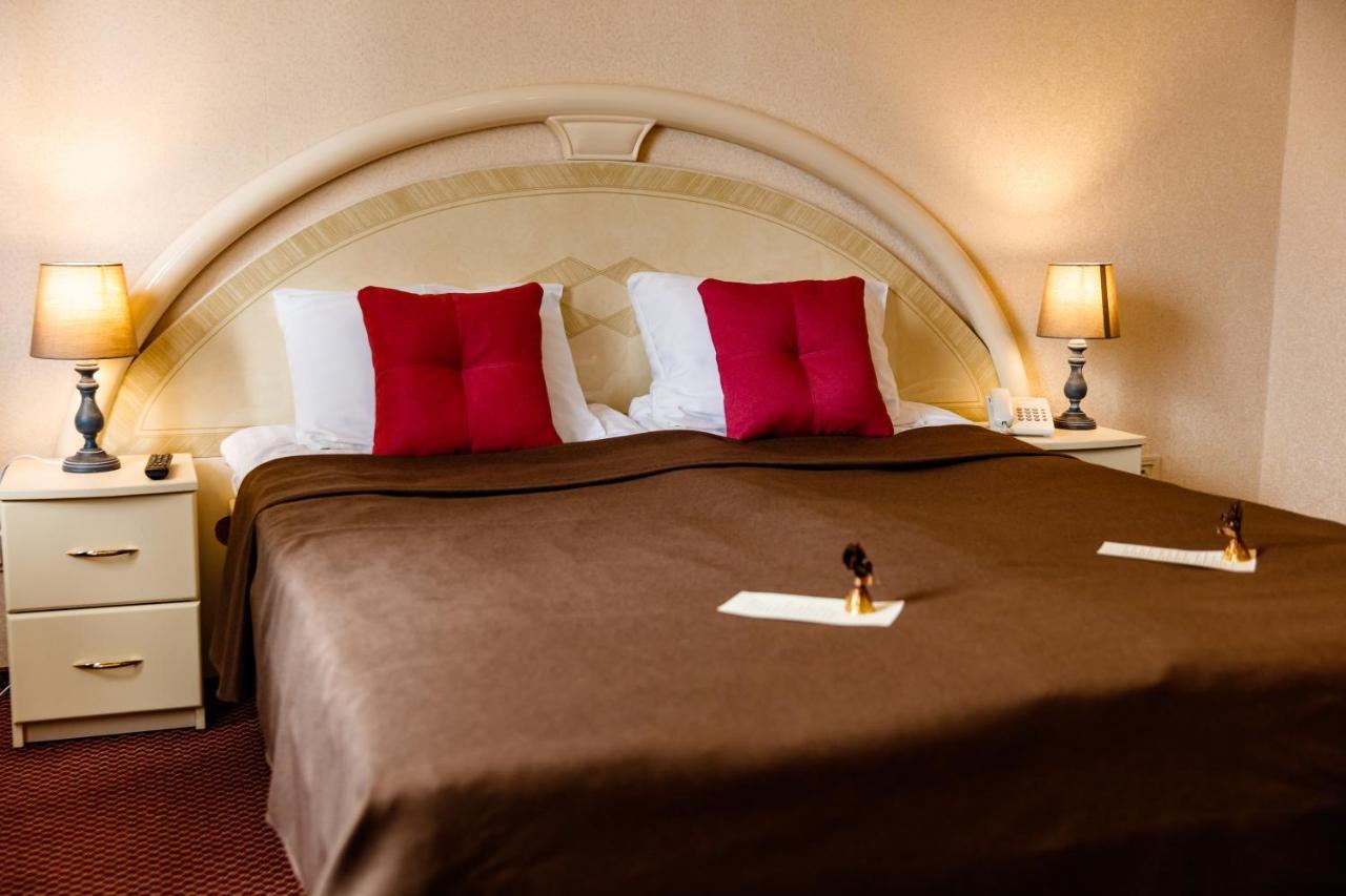 Hotel Argo à Lviv Extérieur photo