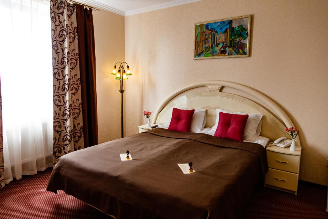 Hotel Argo à Lviv Extérieur photo